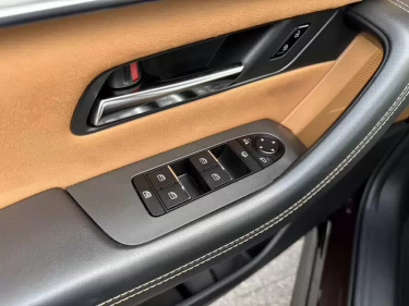 Foto van Mazda CX-80