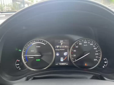 Foto van Lexus NX