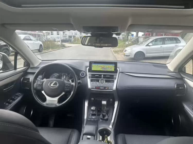Foto van Lexus NX