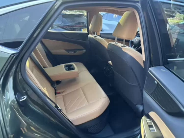 Foto van Lexus NX