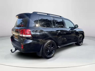 Foto van Toyota Land Cruiser V8