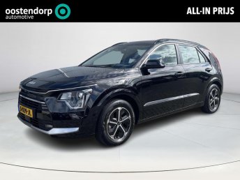 Kia Niro 1.6 GDi Hybrid DynamicLine GEEN AFLEVERKOSTEN | Afneembare trekhaak | Parkeersensoren voor- en achter | Climate Control | Navigatiesysteem | Adaptieve Cruise Control | Achteruitrijcamera | 12 maanden BOVAG garantie occasion 2023