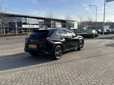 Foto van Lexus UX