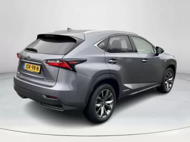 Foto van Lexus NX