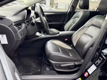 Foto van Toyota Avensis Touring Sports