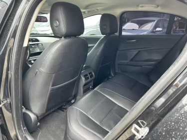 Foto van Jaguar XE