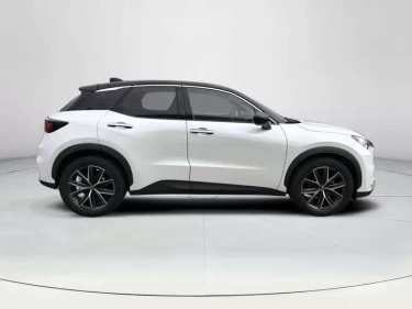 Foto van Lexus LBX