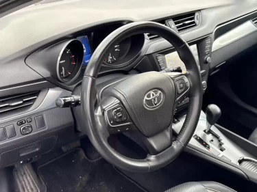 Foto van Toyota Avensis Touring Sports