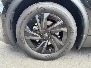 Foto van Toyota C-HR+