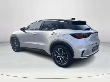 Foto van Lexus LBX