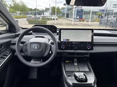 Foto van Toyota C-HR+