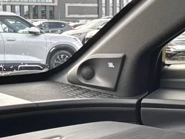 Foto van Toyota C-HR+