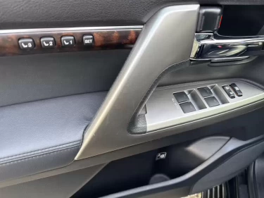 Foto van Toyota Land Cruiser V8