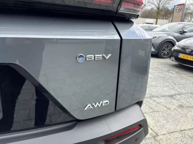 Foto van Toyota C-HR+